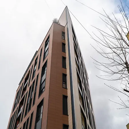 Signature 10 * Tirana