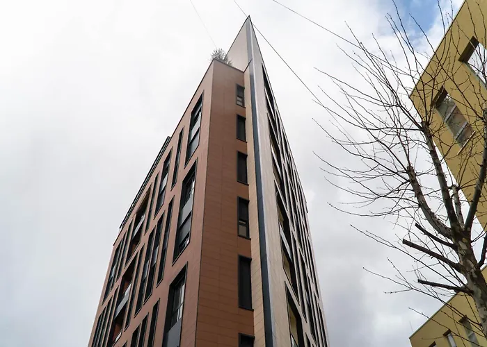 Signature 10 * Tirana